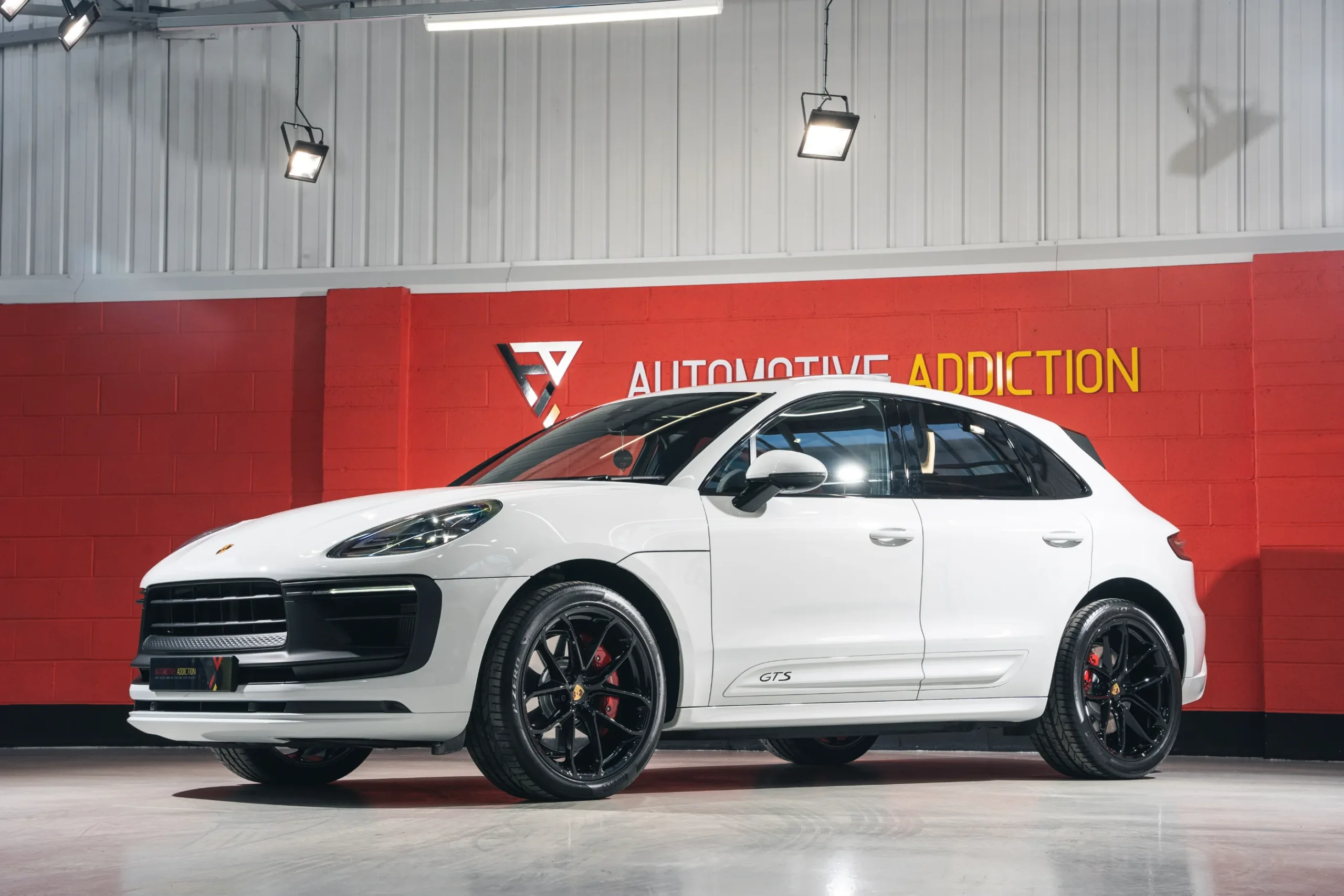 porsche-macan-gts-carrarawhite-015