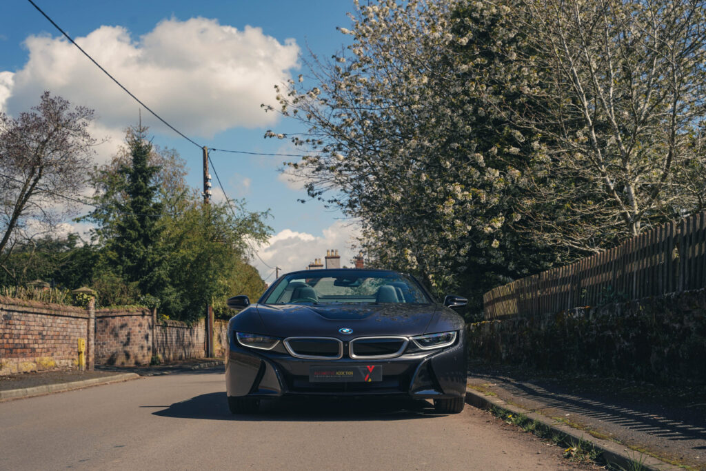 bmw-i8-roadster-head-on