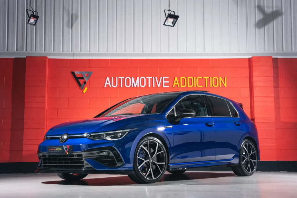 volkswagen-golf-r-mk8-lapiz-blue-hatchback-performance-pack_vsg_0001