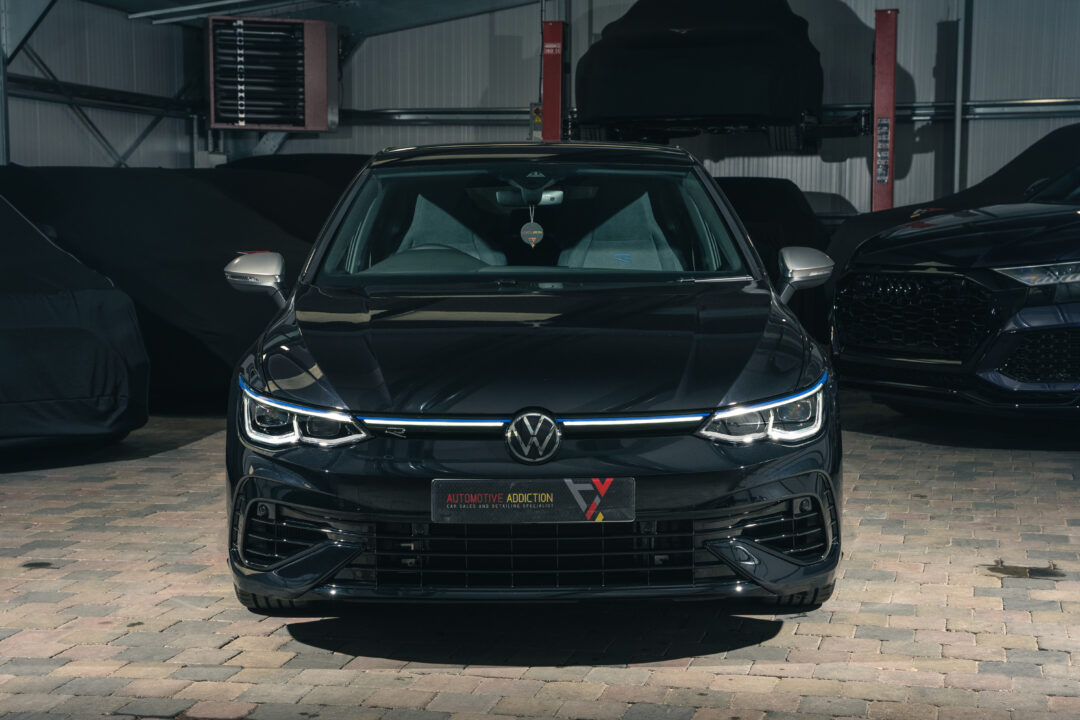 volkswagen-golf-r-mk8-deep-pearl-black__pvj-006