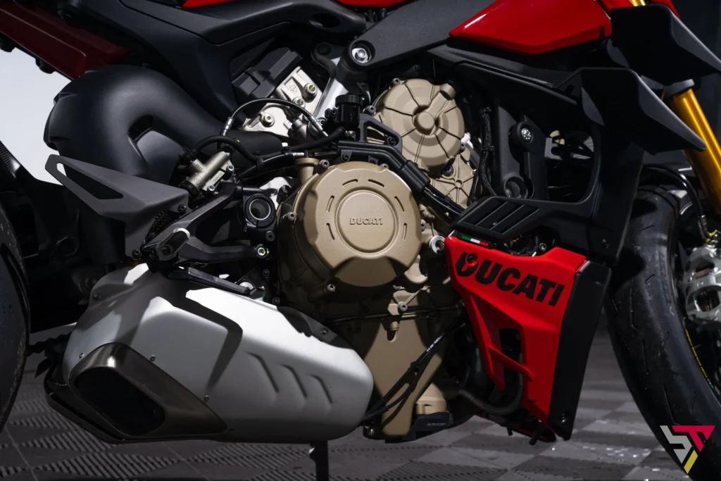 Ducati Streetfighter V4 S engine