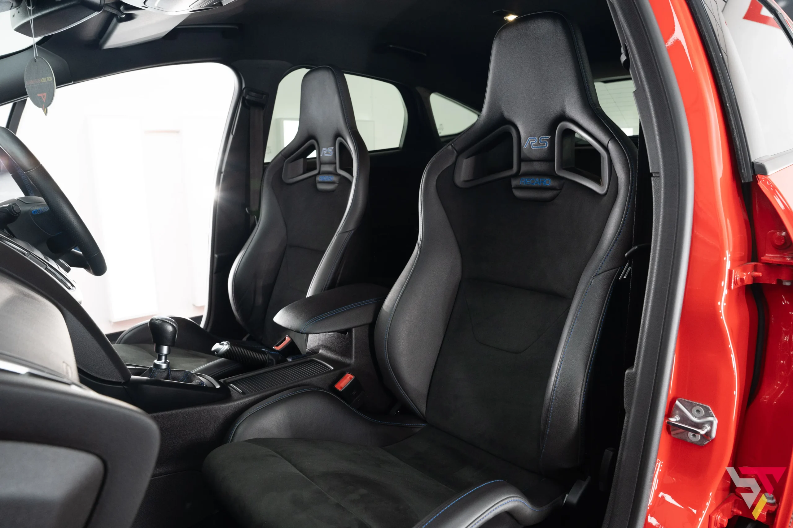 Ford Focus RS Red Edition Recaro seats