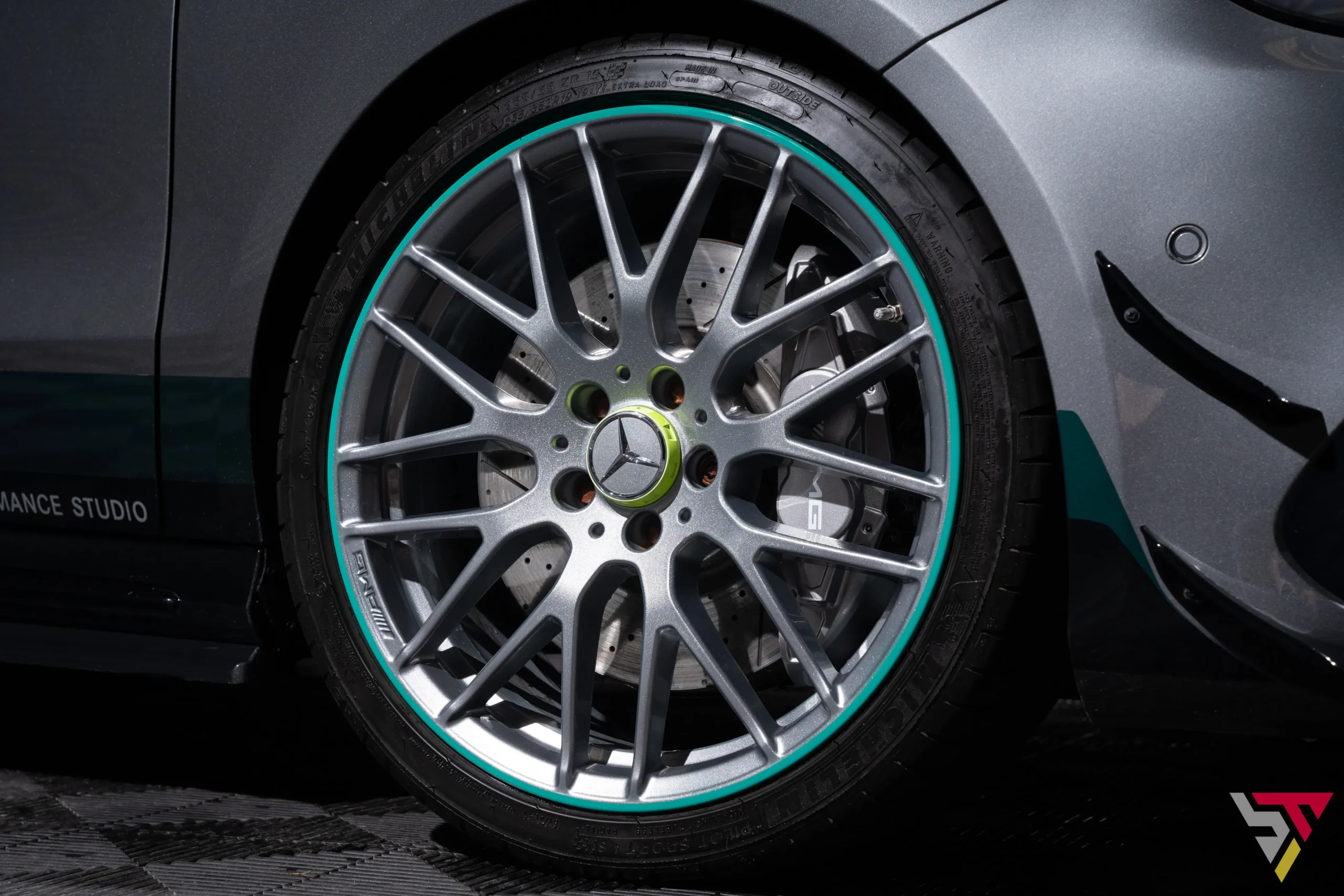 Mercedes A45 AMG Petronas Edition wheels