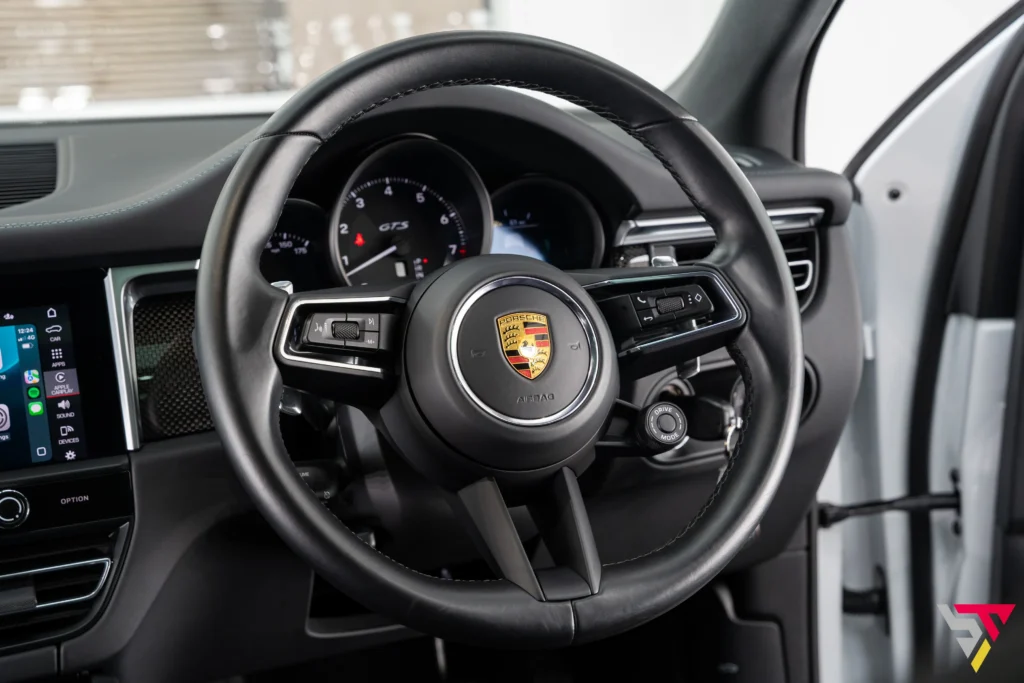 Porsche Macan steering wheel