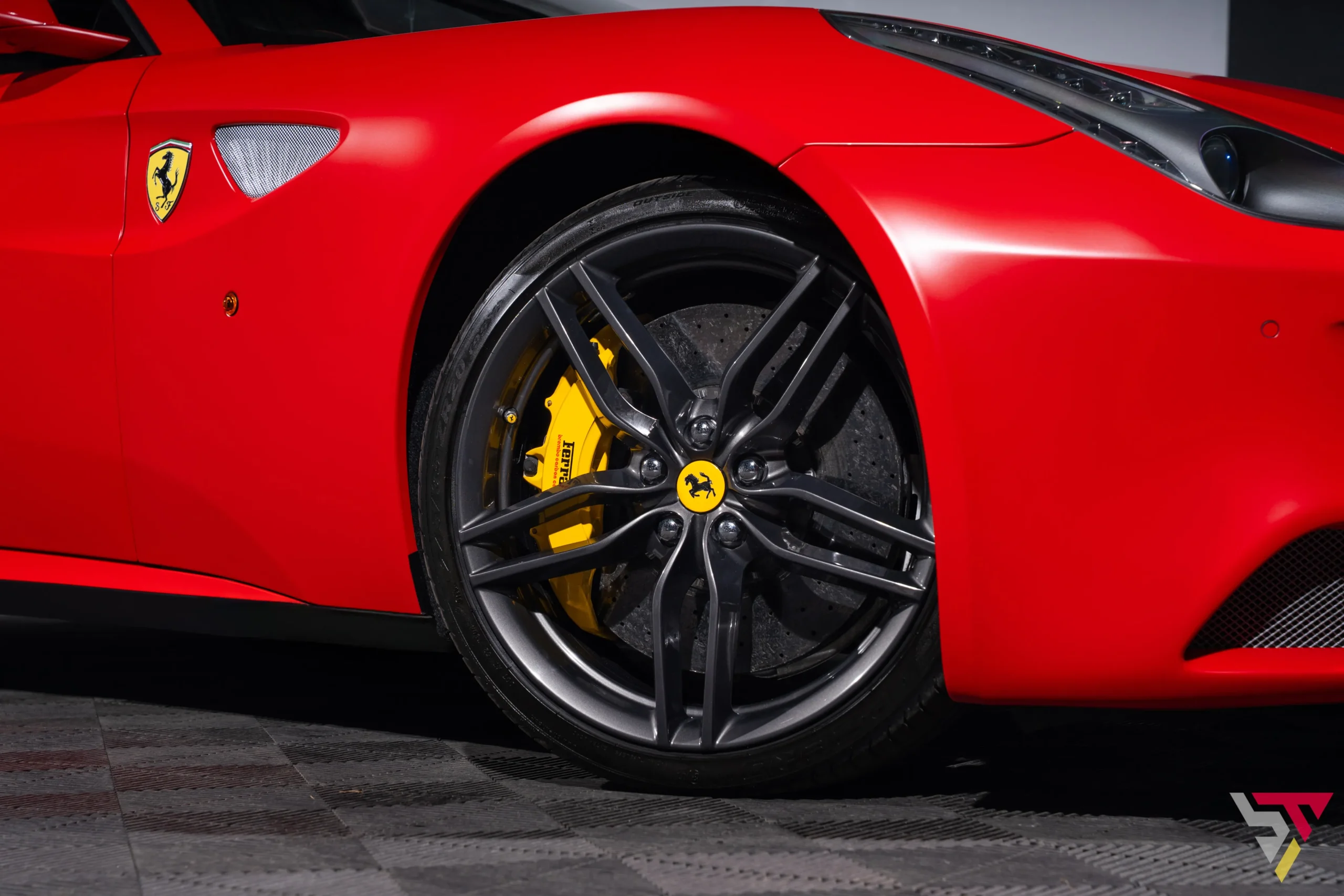 ferrari carbon ceramics brakes